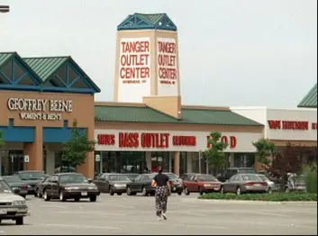 where are the riverhead tanger outlets?